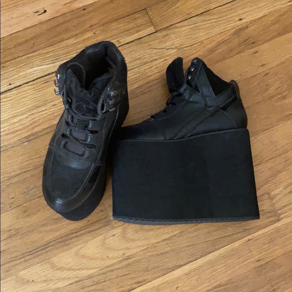 YRU Platforms